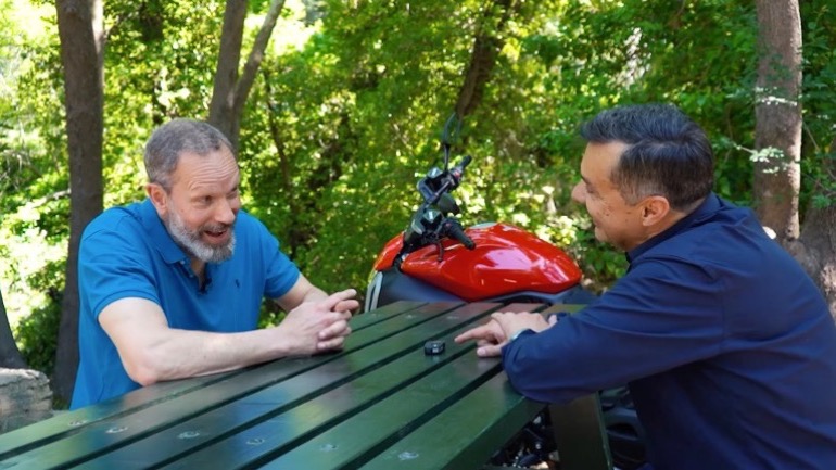 Στα “PITS” με τον Δημήτρη Διατσίδη: Βασίλης Κούκουρας